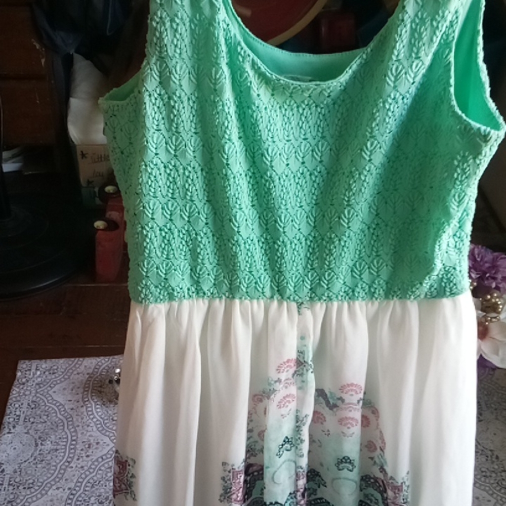 Lily Rose XS Maxi Dress - Picture 12 of 16